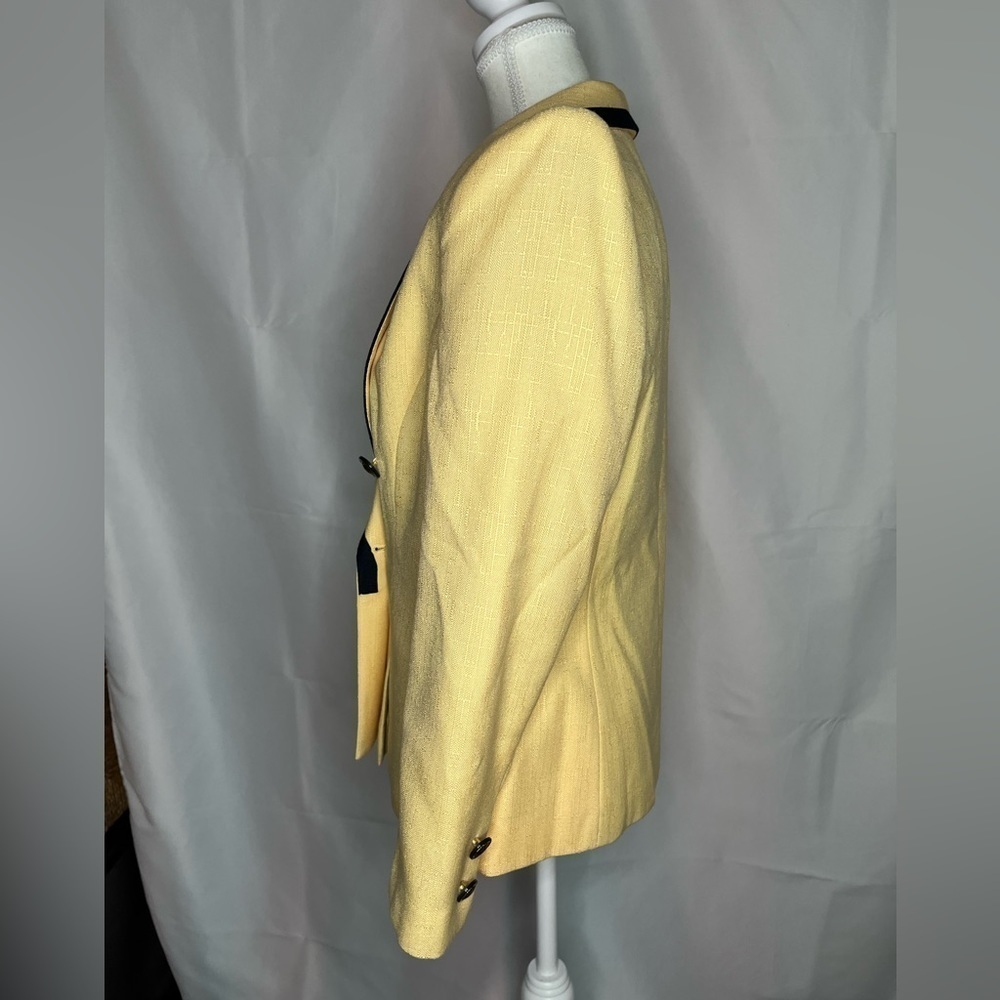 ⭐️ Kasper yellow blazer- size 8P - Picture 3 of 12